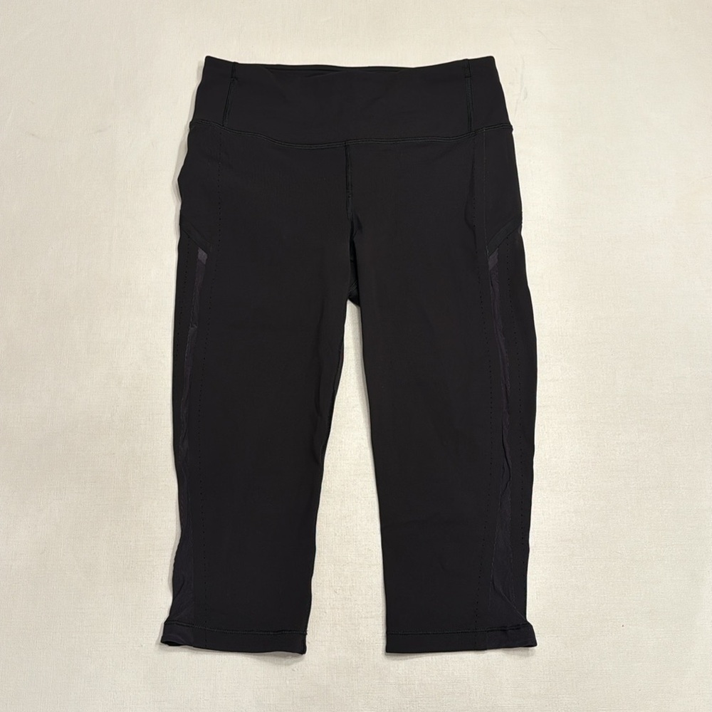 14. Lululemon Smooth Stride Crop Black